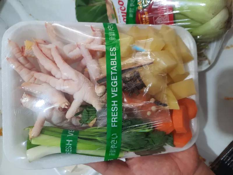 sop ceker+kentang+wortel+bumbu
